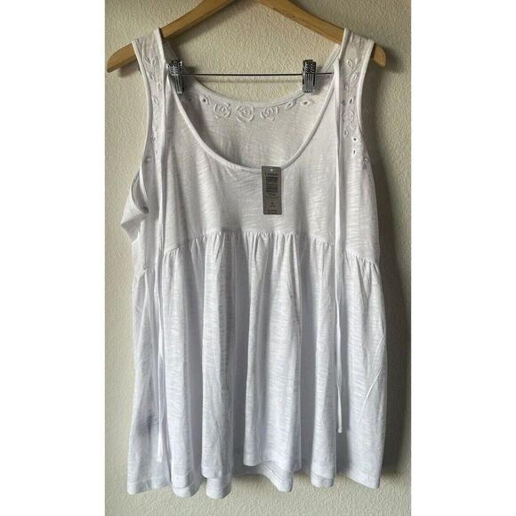 Torrid  White Babydoll Crew Neck Embroidered Eyelet Tie Back Top, 1X - Picture 4 of 8